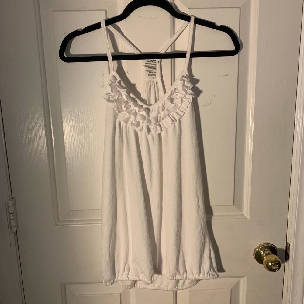 White Tank top with ruffles💖